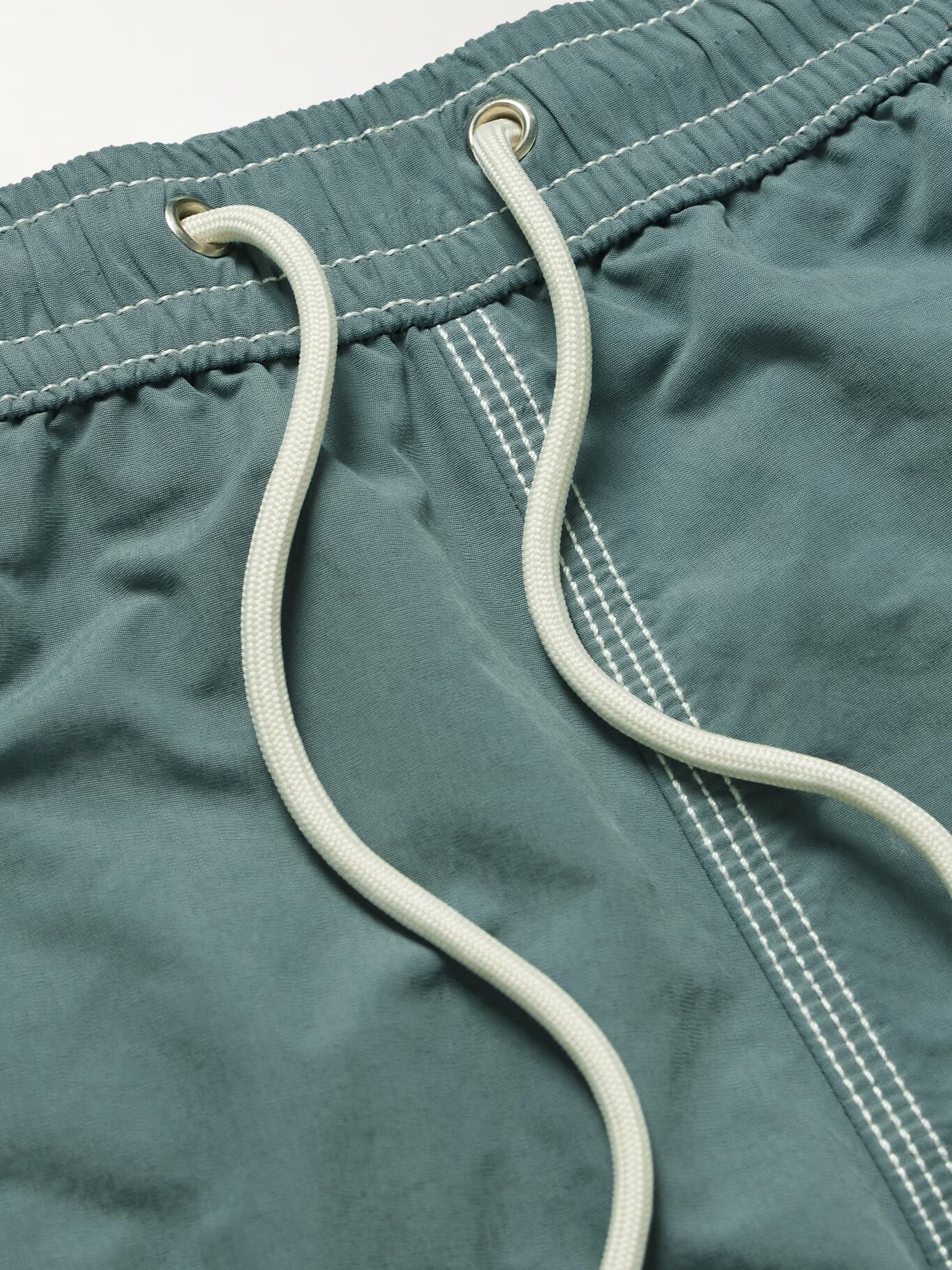 Плавки-шорты средней длины с прямыми штанинами HARTFORD, зеленый
Плавки-шорты средней длины с прямыми штанинами HARTFORD, зеленый