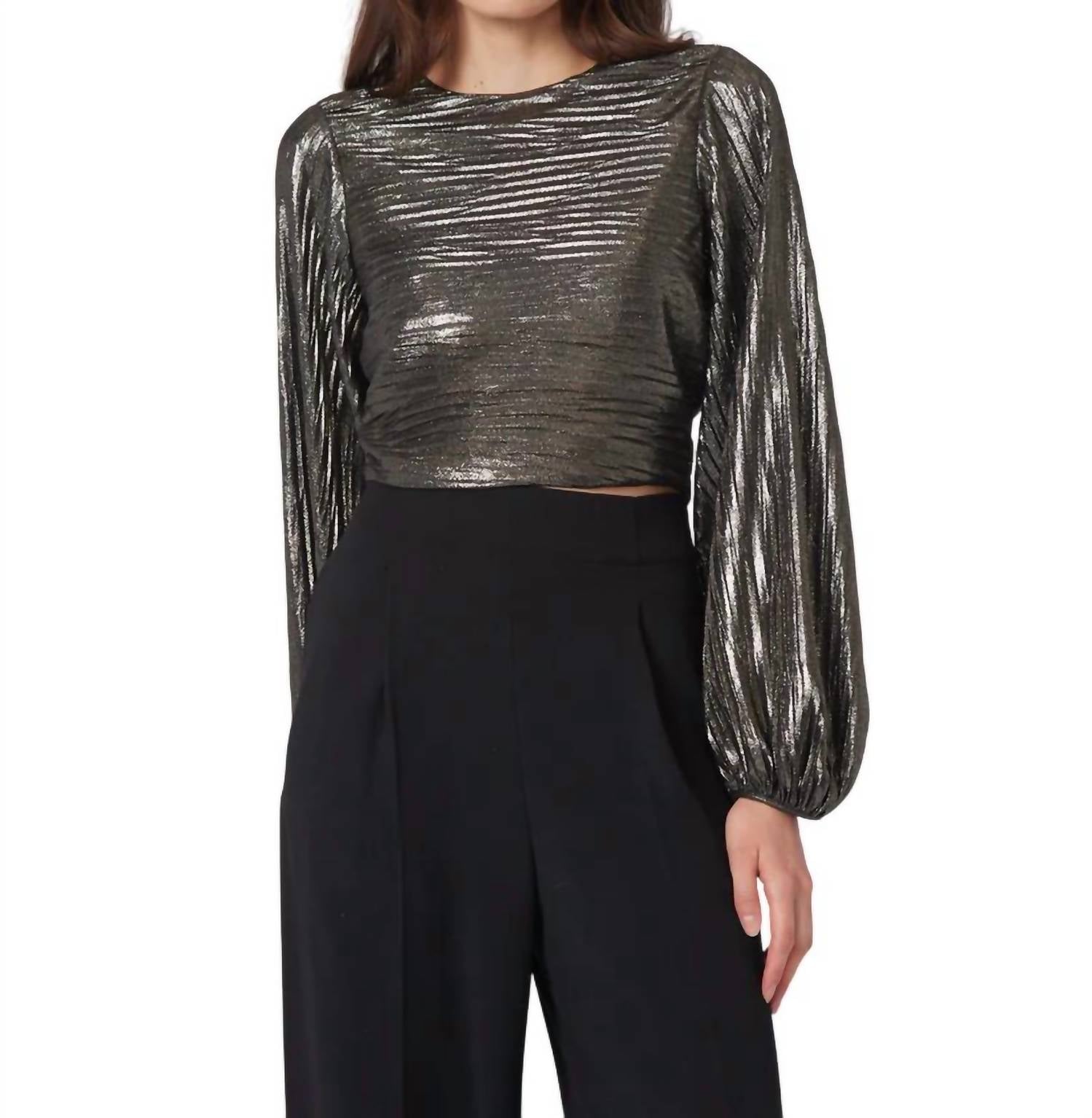 Блуза Pace с металлическим космическим принтом GILNER FARRAR, цвет metallic space print
Блуза Pace с металлическим космическим принтом GILNER FARRAR, цвет metallic space print