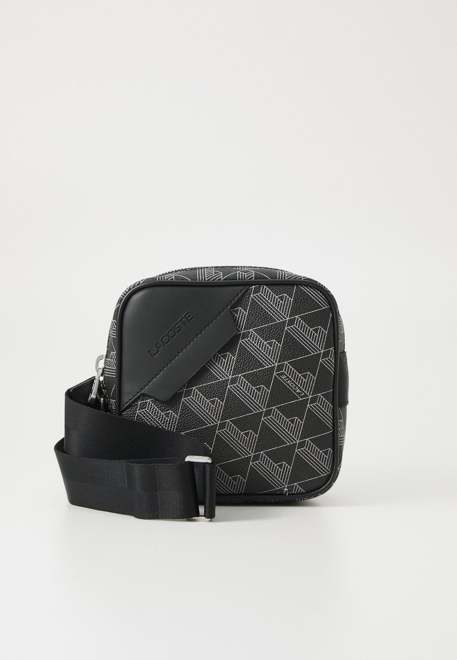Сумка кросс-боди Lacoste Cross body bag, Noir/Gris/Black
Сумка кросс-боди Lacoste Cross body bag, Noir/Gris/Black
