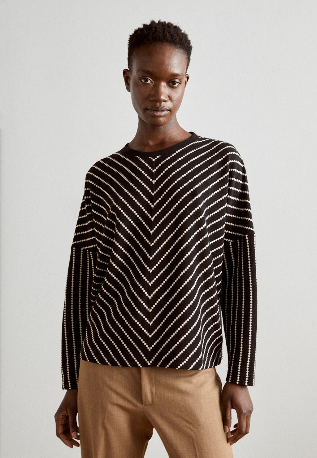 Толстовка BYRUNI b.young, цвет black mix
Толстовка BYRUNI b.young, цвет black mix