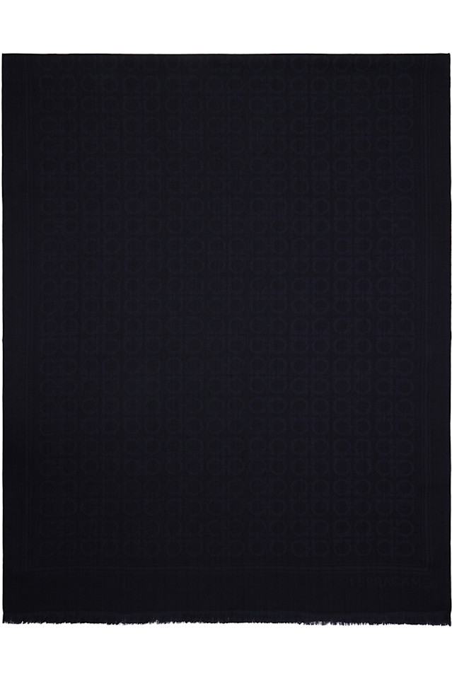 Шарф-палантин Gancini Ferragamo, цвет deep charcoal
Шарф-палантин Gancini Ferragamo, цвет deep charcoal