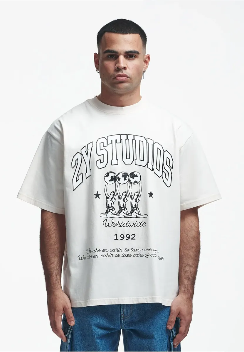 Футболка 2Y Studios "Мужская футболка 2Y Globe Oversize 2Y Studios", кремовый
Футболка 2Y Studios "Мужская футболка 2Y Globe Oversize 2Y Studios", кремовый