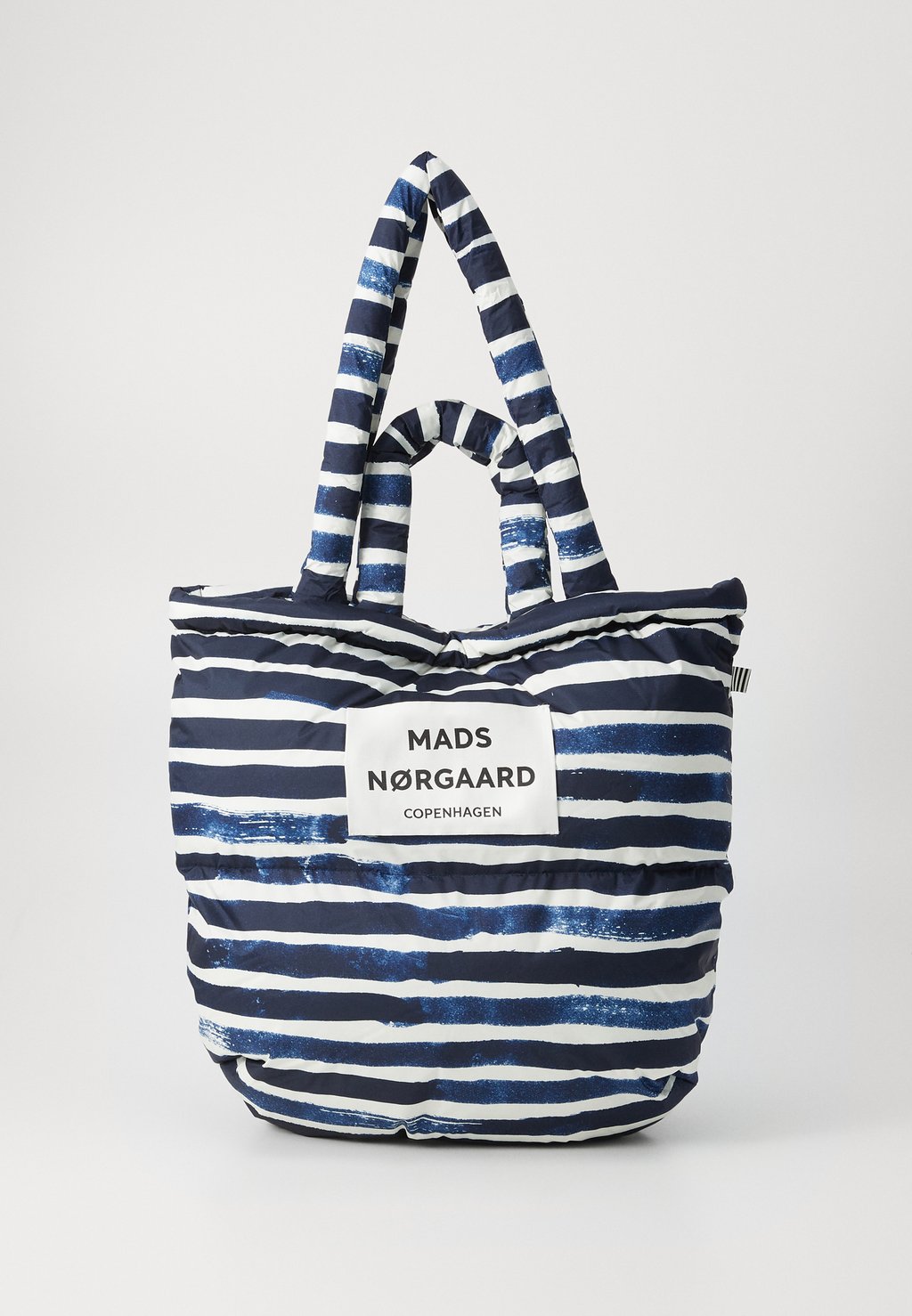 Сумка-тоут RECYCLE PILLOW BAG Mads Nørgaard, мультиколор
Сумка-тоут RECYCLE PILLOW BAG Mads Nørgaard, мультиколор