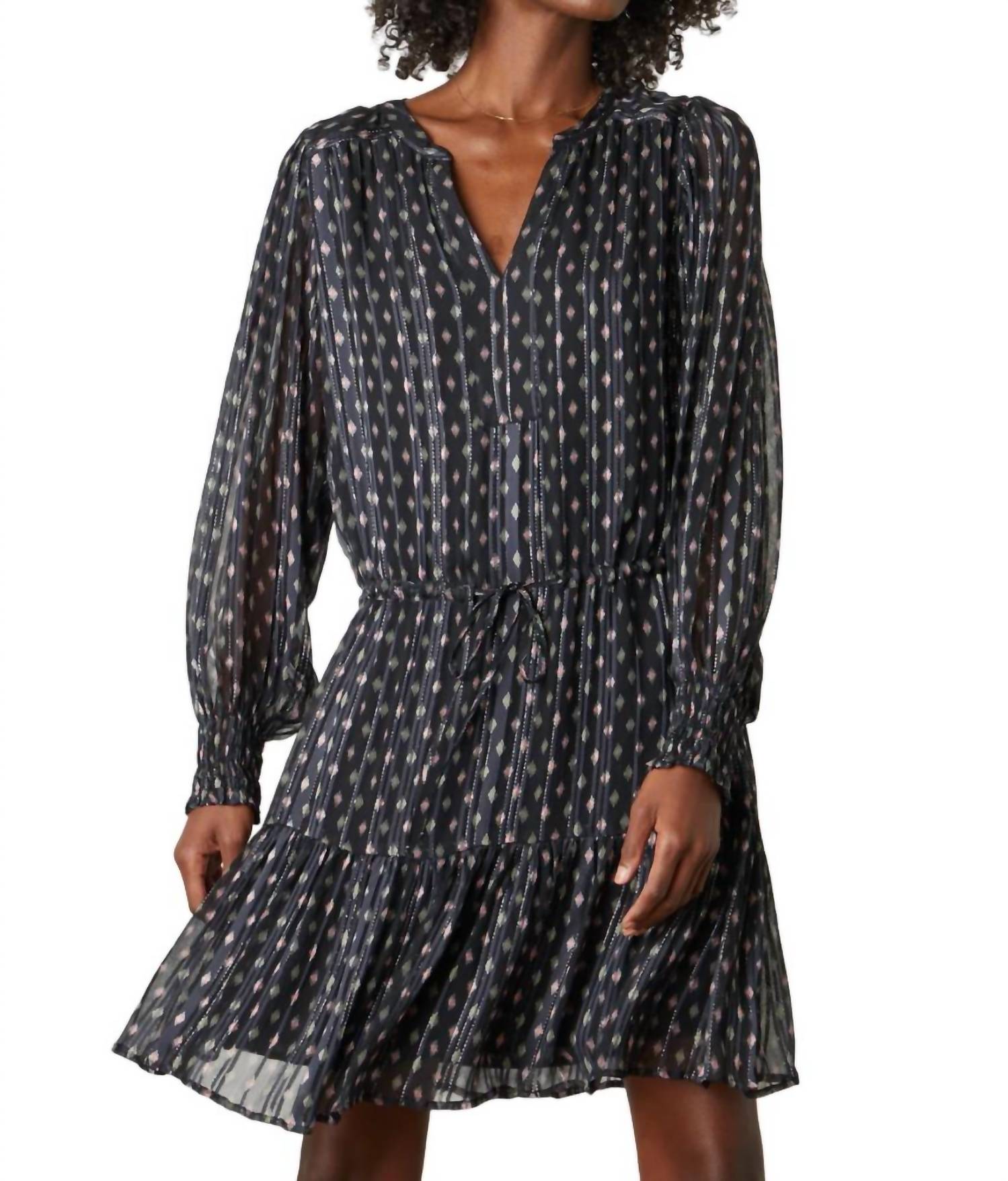 Платье Anastasia с принтом и полосками люрекса в звездном свете Velvet by Graham & Spencer, цвет starlit 
Платье Anastasia с принтом и полосками люрекса в звездном свете Velvet by Graham & Spencer, цвет starlit