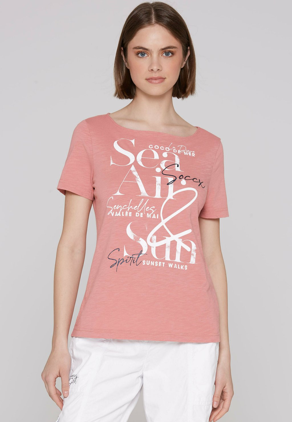 Футболка с принтом MIT U-BOOT-AUSSCHNITT UND ARTWORK Soccx, светло-красный
Футболка с принтом MIT U-BOOT-AUSSCHNITT UND ARTWORK Soccx, светло-красный