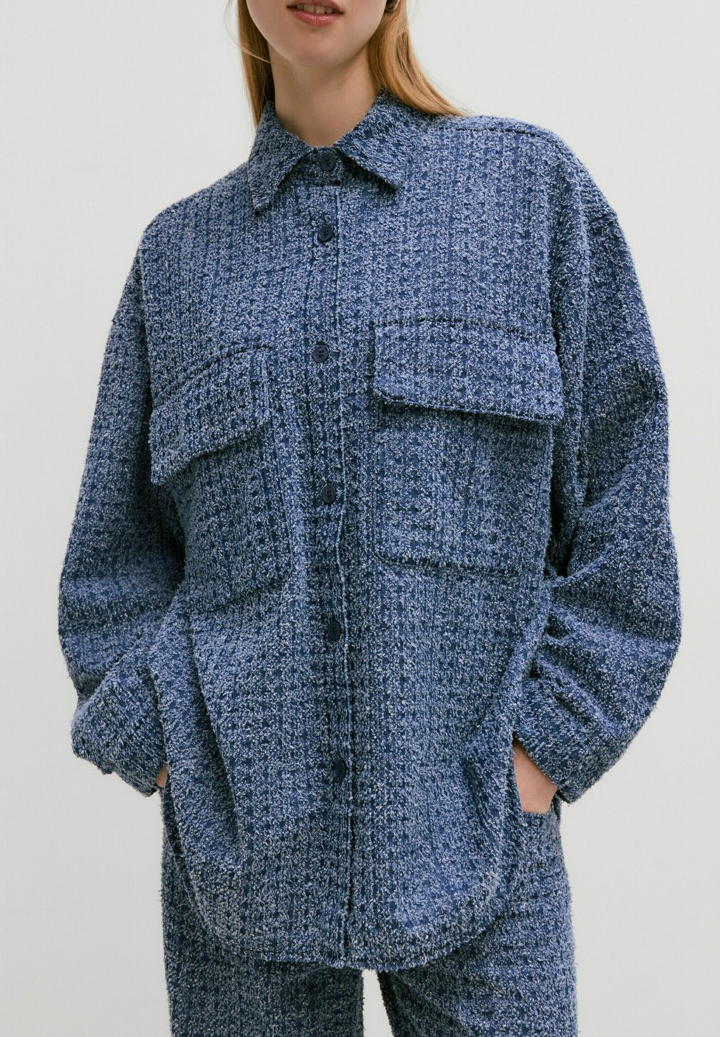 Блузка на пуговицах ANISHA EDITED, синий
Блузка на пуговицах ANISHA EDITED, синий