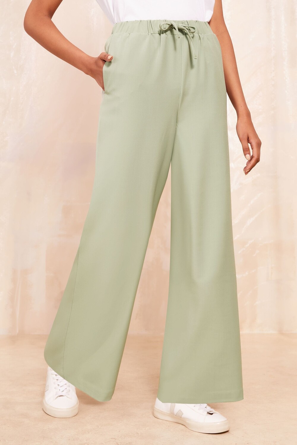 Широкие брюки с эластичным поясом Friends Like These, зеленый 
Широкие брюки с эластичным поясом Friends Like These, зеленый