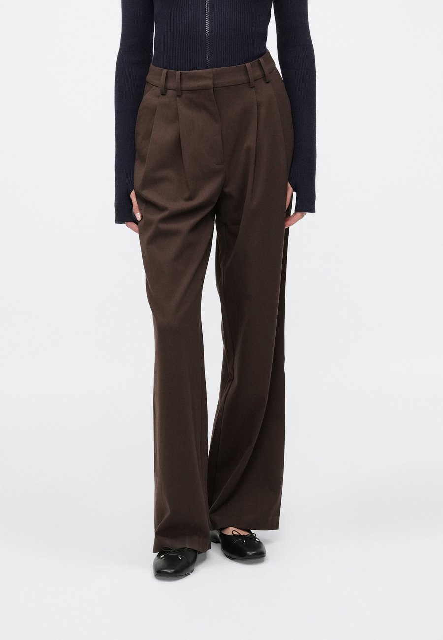 Брюки LeGer by Lena Gercke STUDIO INKEN PANTS, Dunkelbraun/Dark Brown
Брюки LeGer by Lena Gercke STUDIO INKEN PANTS, Dunkelbraun/Dark Brown