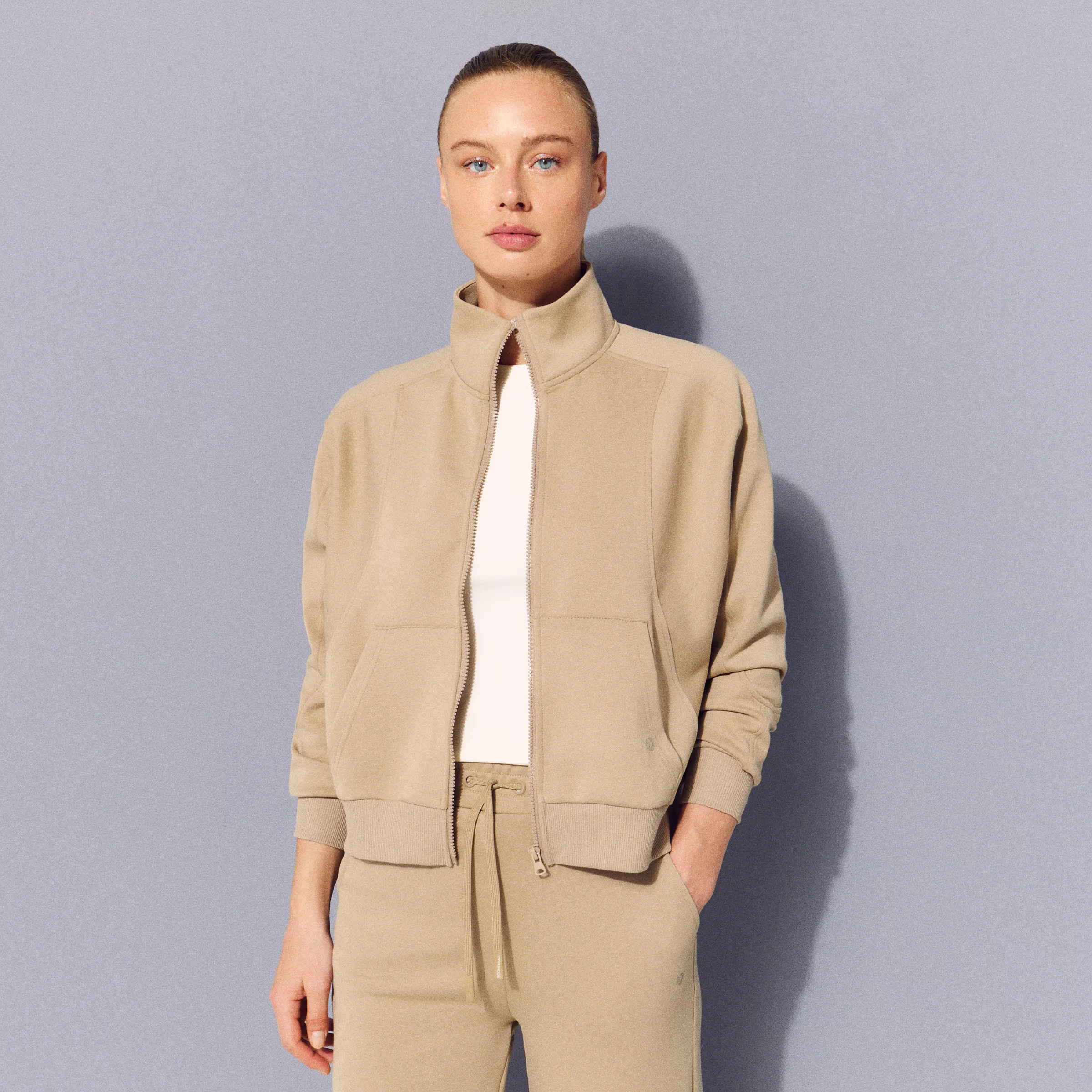 Женская спортивная толстовка с капюшоном из вискозы Boomerang, коричневый
Женская спортивная толстовка с капюшоном из вискозы Boomerang, коричневый