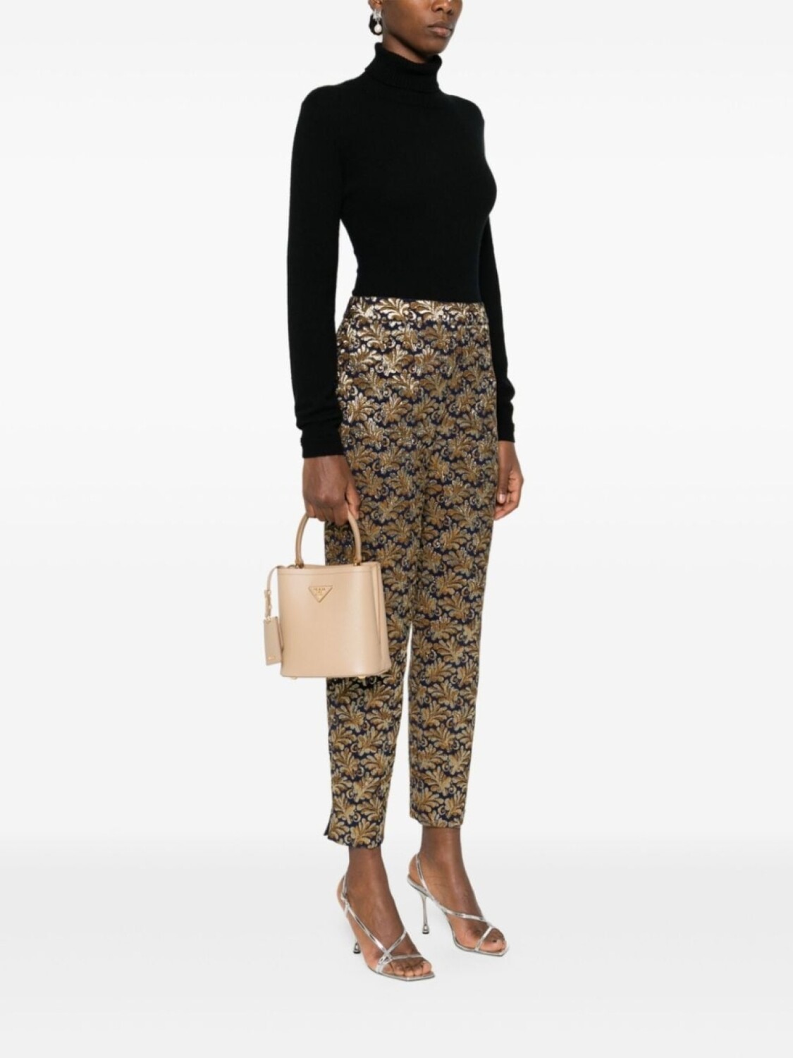 Сумка-тоут Prada Panier, нейтральный цвет
Сумка-тоут Prada Panier, нейтральный цвет