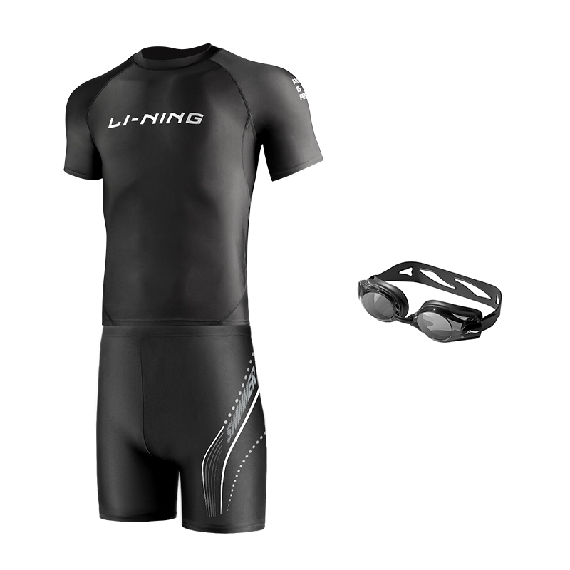 Купальный комплект для мужчин LINING
Купальный комплект для мужчин LINING