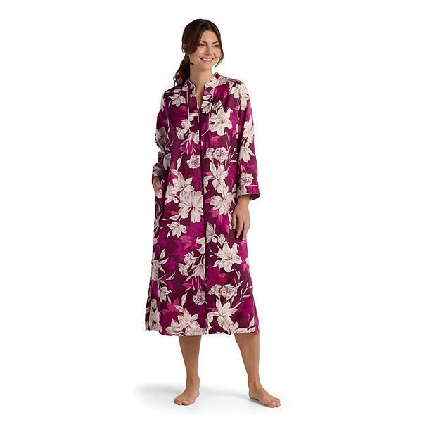 Халат длинный из сатина с бархатной спинкой Petite Miss Elaine Essentials, Burgundy Floral
Халат длинный из сатина с бархатной спинкой Petite Miss Elaine Essentials, Burgundy Floral