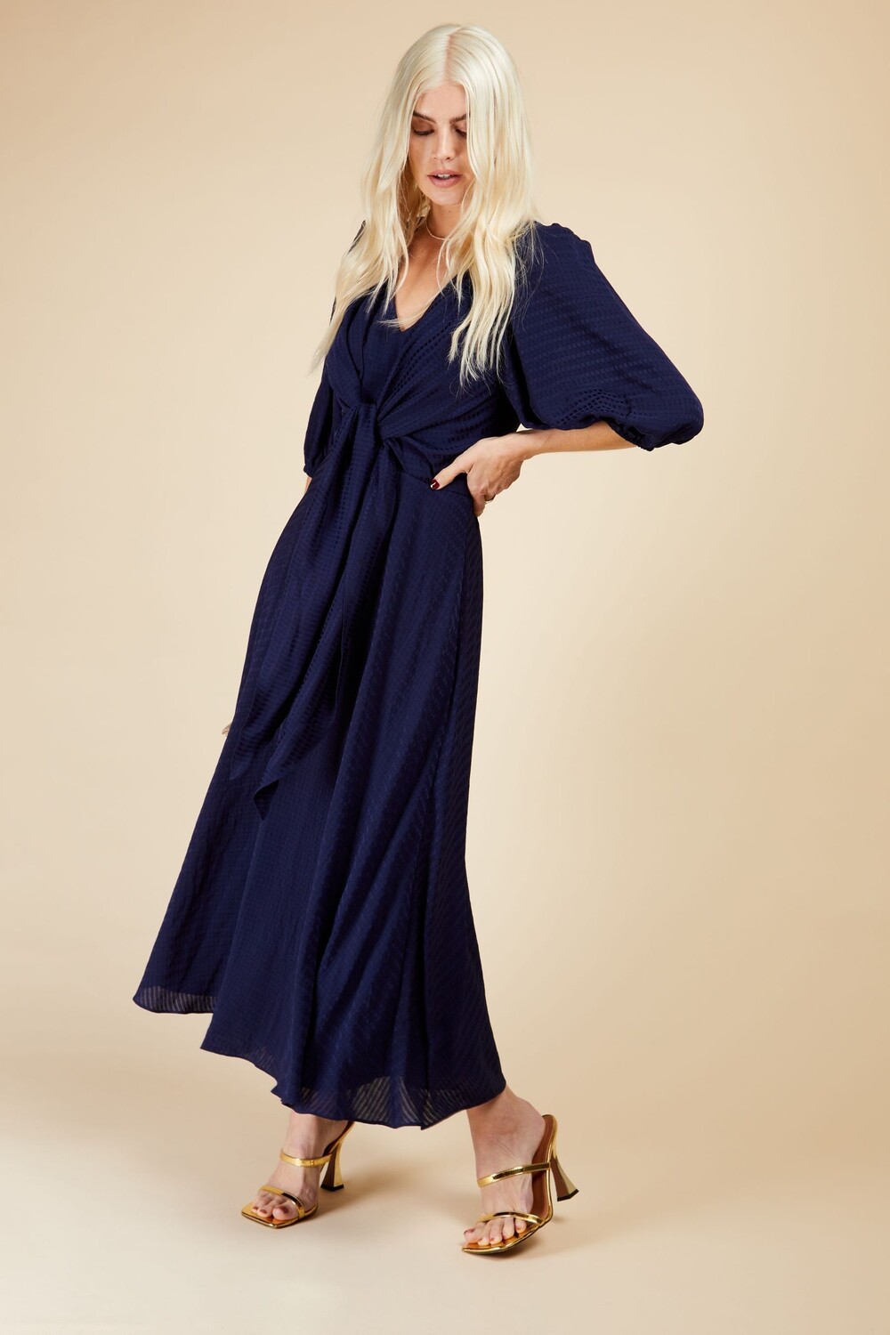 Платье миди с завязками в клетку Little Mistress, синий
Платье миди с завязками в клетку Little Mistress, синий