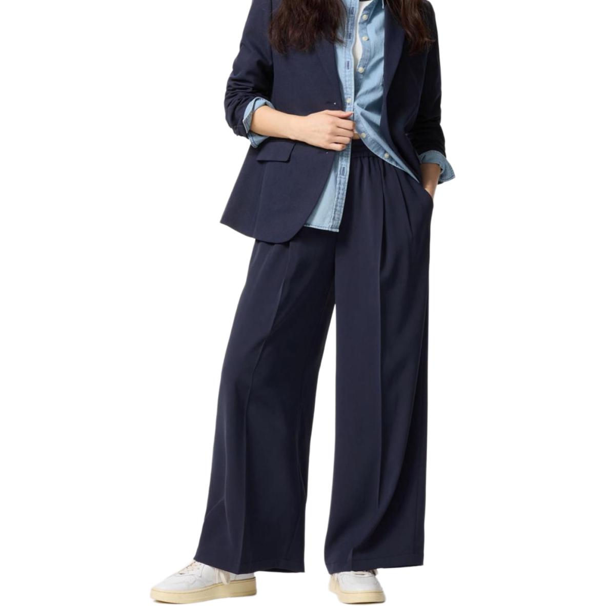 UNIQLO Женские повседневные брюки темно-синего цвета
UNIQLO Женские повседневные брюки темно-синего цвета