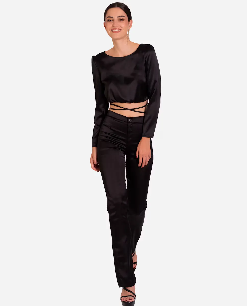 Женская атласная блузка с открытой спиной и длинными рукавами The-Are, черный
Женская атласная блузка с открытой спиной и длинными рукавами The-Are, черный