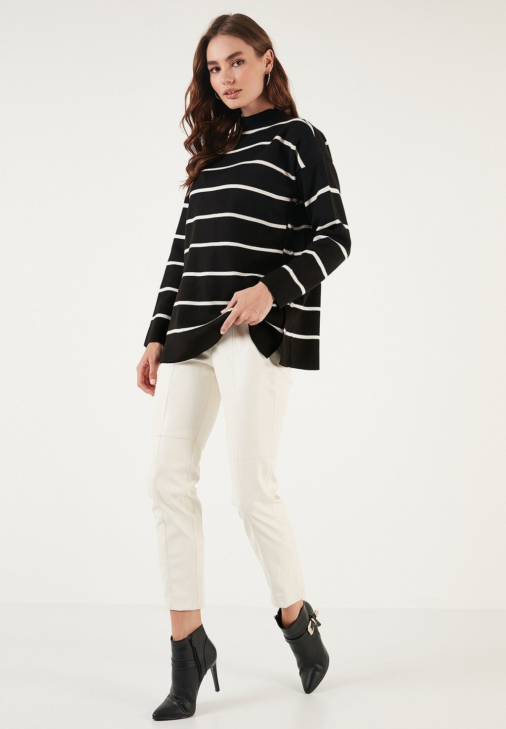 Джемпер LELA, черный
Джемпер LELA, черный