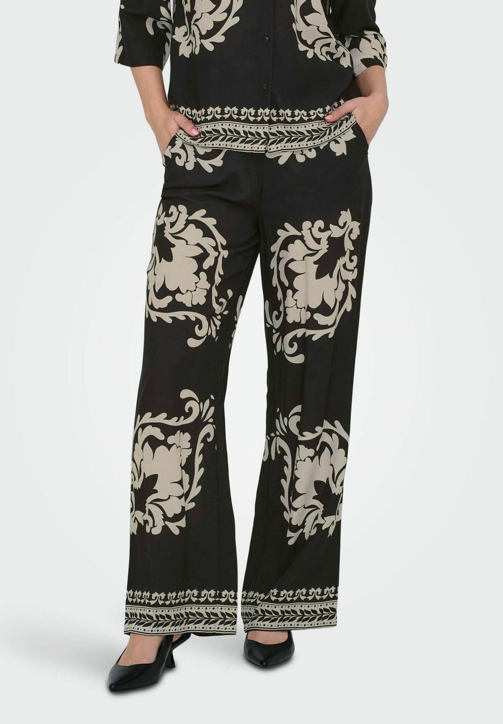 Брюки MAGGIE WEITER BEINSCHNITT JDY, черный
Брюки MAGGIE WEITER BEINSCHNITT JDY, черный