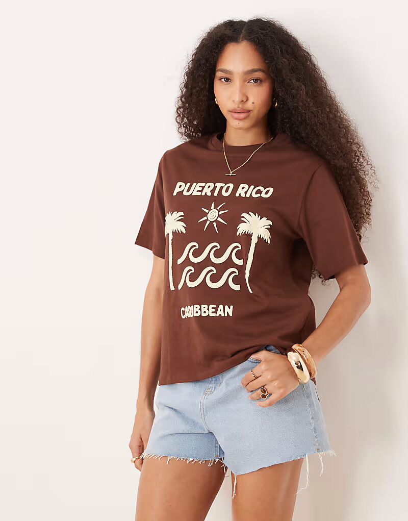 Футболка свободного кроя ASOS DESIGN с праздничным принтом в коричневом цвете
Футболка свободного кроя ASOS DESIGN с праздничным принтом в коричневом цвете