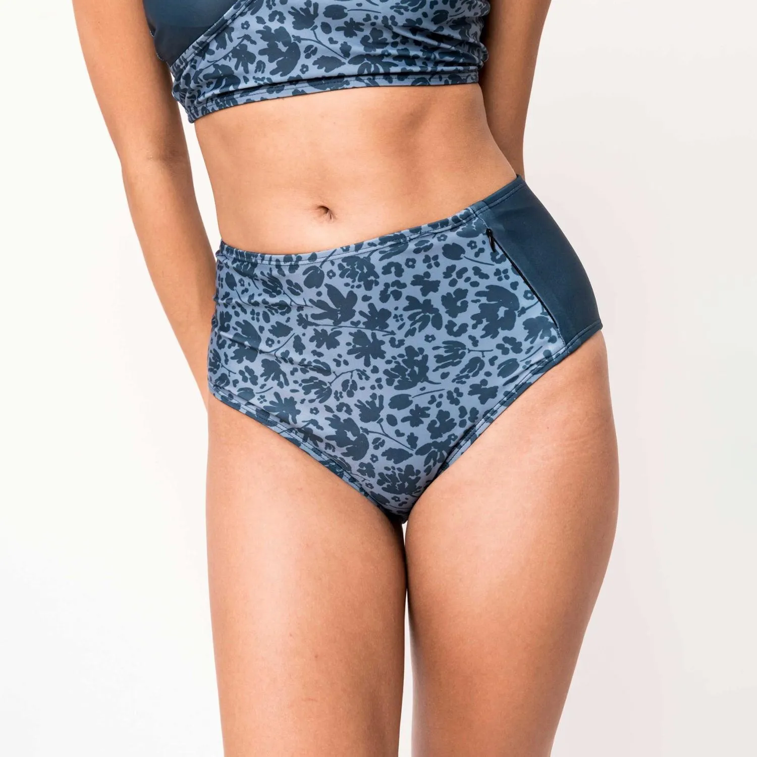 Женские плавки с карманом-молнией Nani Swimwear, Okalani
Женские плавки с карманом-молнией Nani Swimwear, Okalani