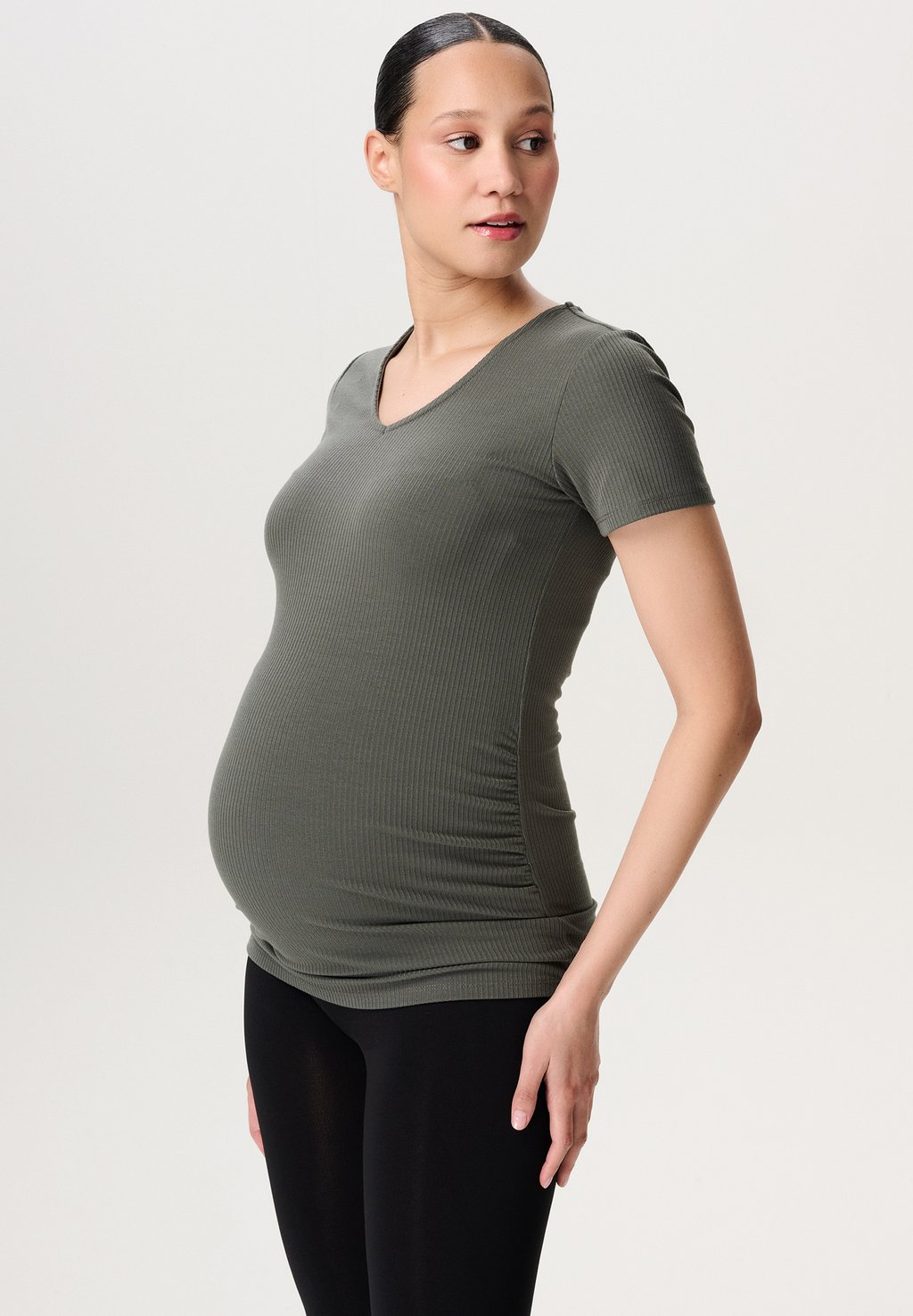 Базовая футболка JADIE Noppies, оливковый
Базовая футболка JADIE Noppies, оливковый