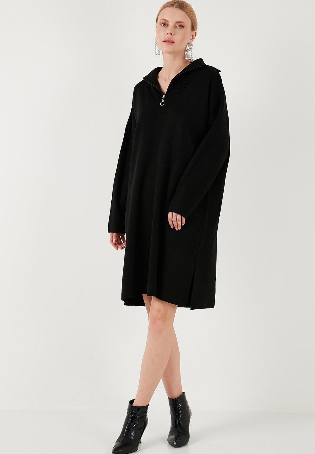 Платье-джемпер LOOSE FIT LELA, черный
Платье-джемпер LOOSE FIT LELA, черный