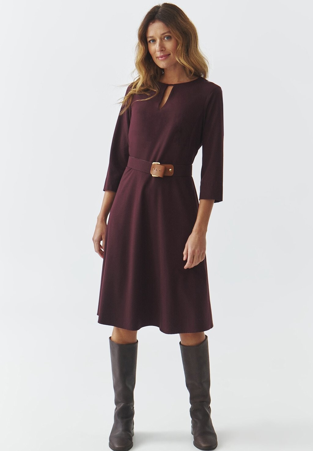 Повседневное платье ANAKO TATUUM, темно-фиолетовый
Повседневное платье ANAKO TATUUM, темно-фиолетовый