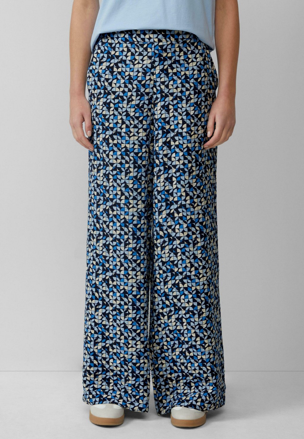 Брюки WIDE IM MIT ELASTIKBUND s.Oliver, черный
Брюки WIDE IM MIT ELASTIKBUND s.Oliver, черный