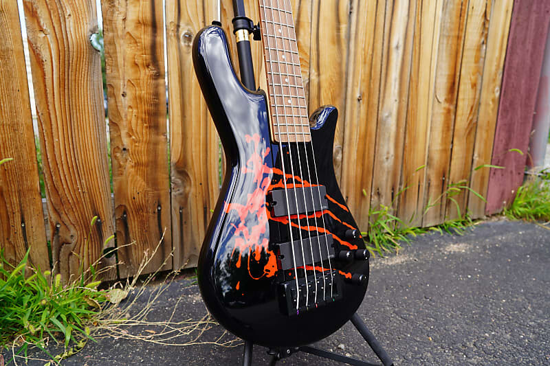 Басс гитара Spector Legend-5 Alex Webster - Blood Drip Black 5-String Electric Bass Guitar
Басс гитара Spector Legend-5 Alex Webster - Blood Drip Black 5-String Electric Bass Guitar