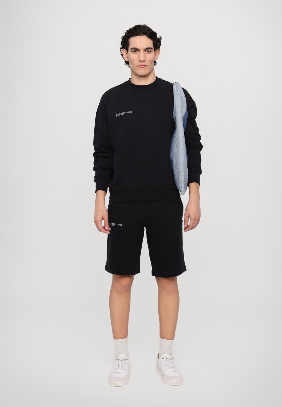 Толстовка PANGAIA MIDWEIGHT UNISEX, Black
Толстовка PANGAIA MIDWEIGHT UNISEX, Black