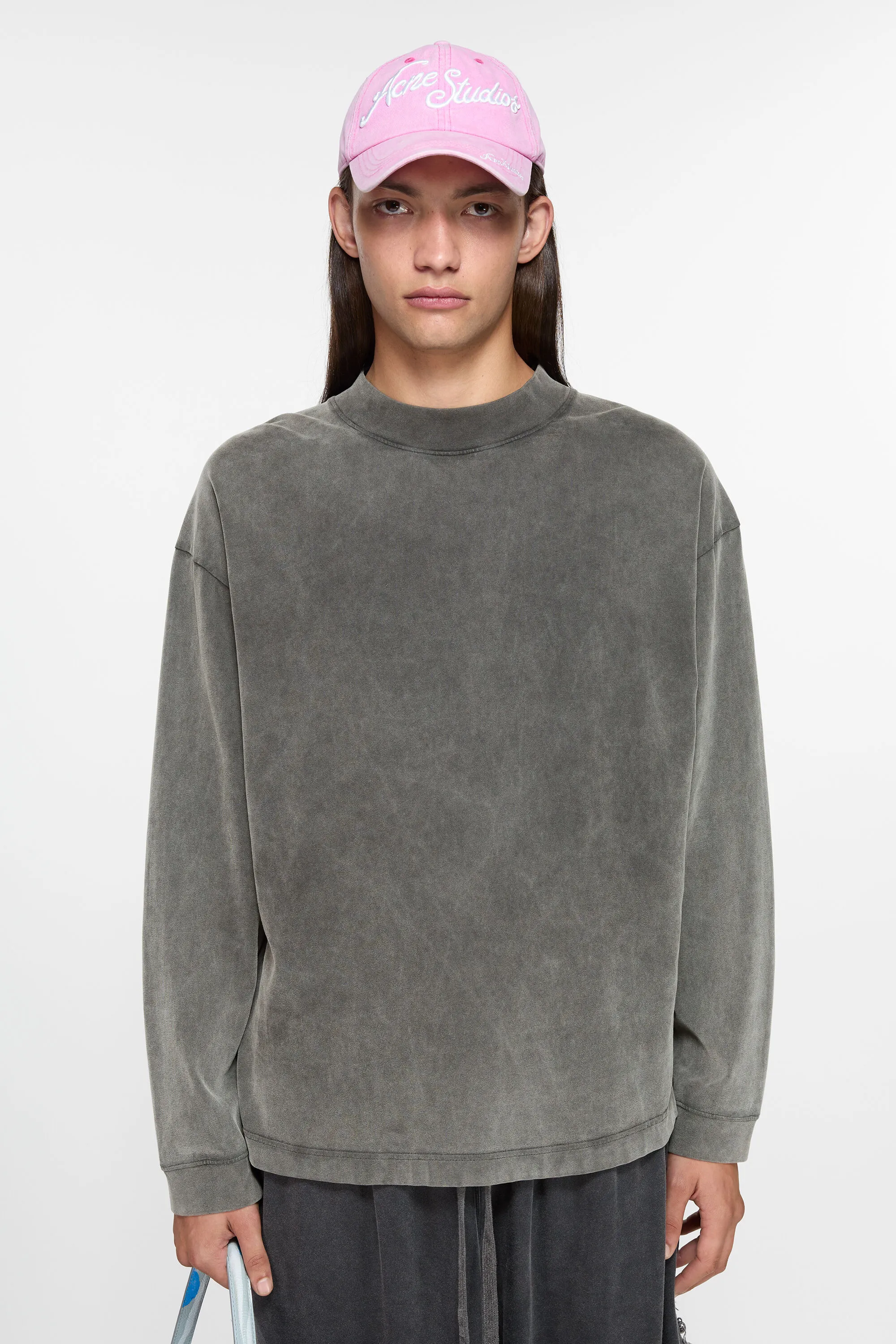 Свитер с круглым вырезом - Свободный крой унисекс Acne Studios, выцветший черный
Свитер с круглым вырезом - Свободный крой унисекс Acne Studios, выцветший черный