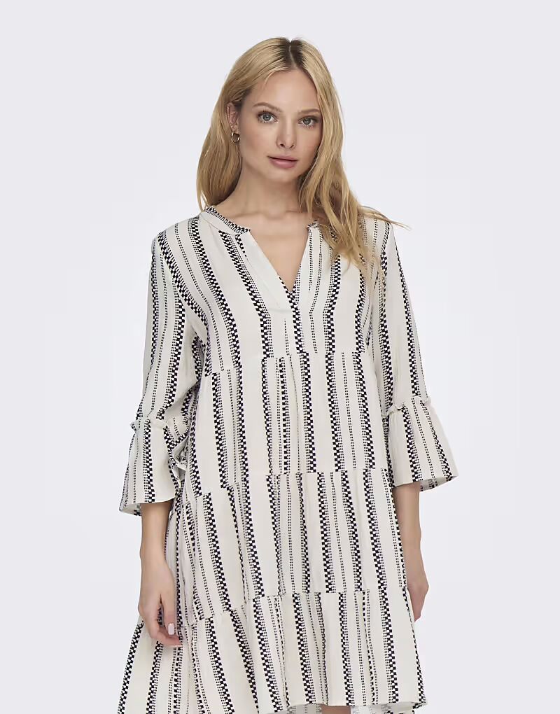 ONLY Платье в облаке танцор
ONLY Платье в облаке танцор