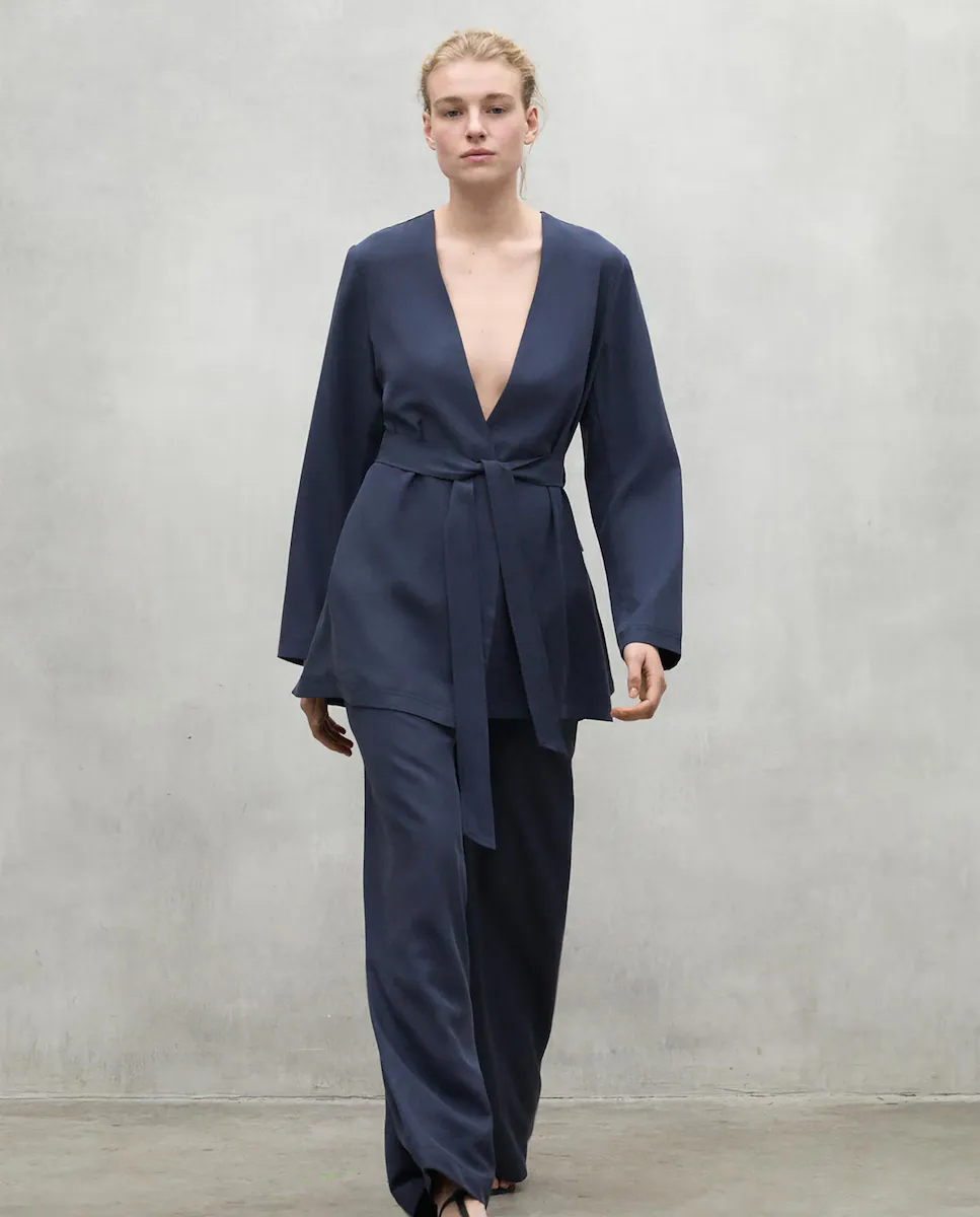 Женские брюки с высокой талией и широким кроем Ecoalf, темно-синий
Женские брюки с высокой талией и широким кроем Ecoalf, темно-синий