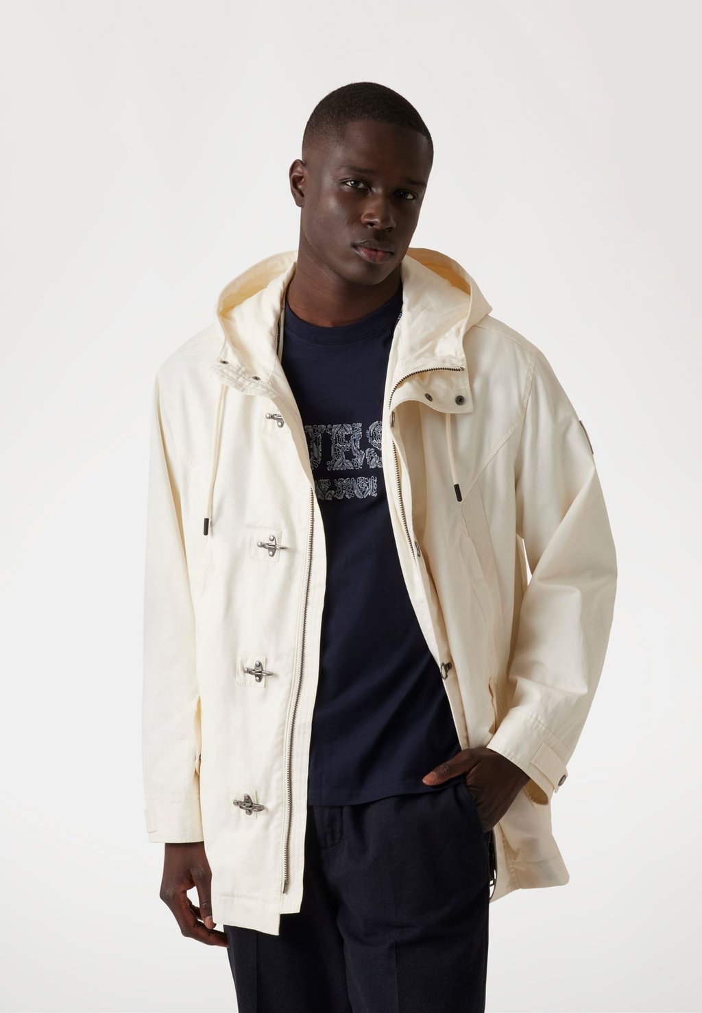 Парка Guess, белый
Парка Guess, белый