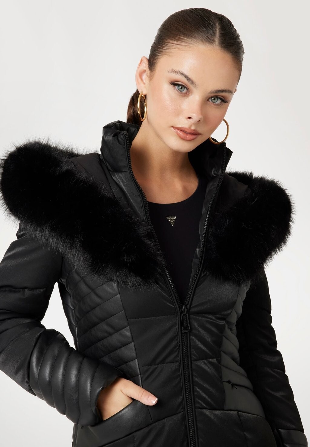 Зимнее пальто KAPUZE Guess, черный
Зимнее пальто KAPUZE Guess, черный