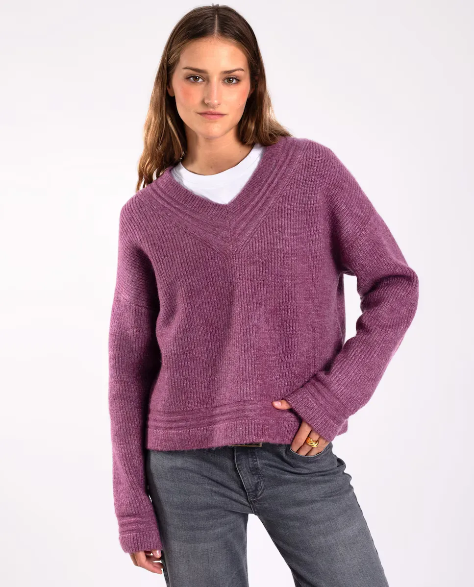 Женский свитер в студенческом стиле с V-образным вырезом The-Are, розовый
Женский свитер в студенческом стиле с V-образным вырезом The-Are, розовый