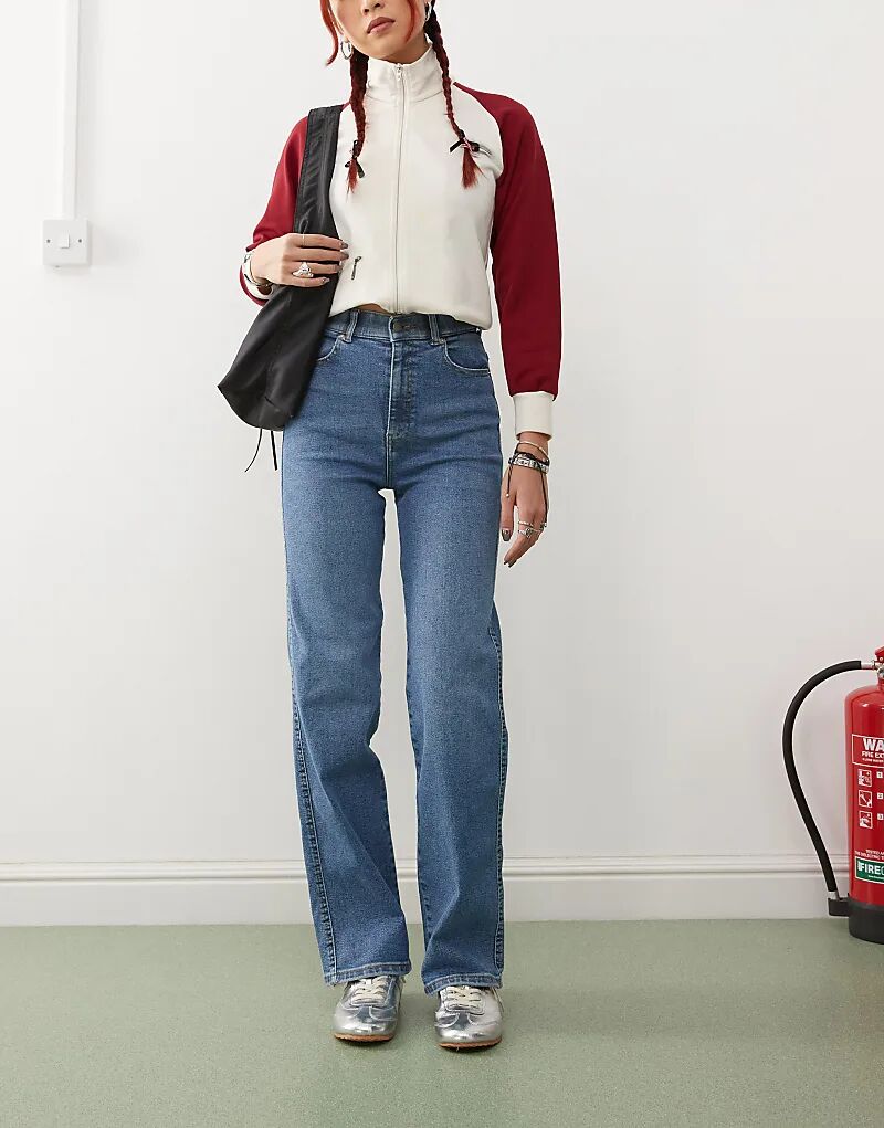 Джинсы Dr Denim Moxy с потертостями светло-голубого цвета с прямыми штанинами
Джинсы Dr Denim Moxy с потертостями светло-голубого цвета с прямыми штанинами