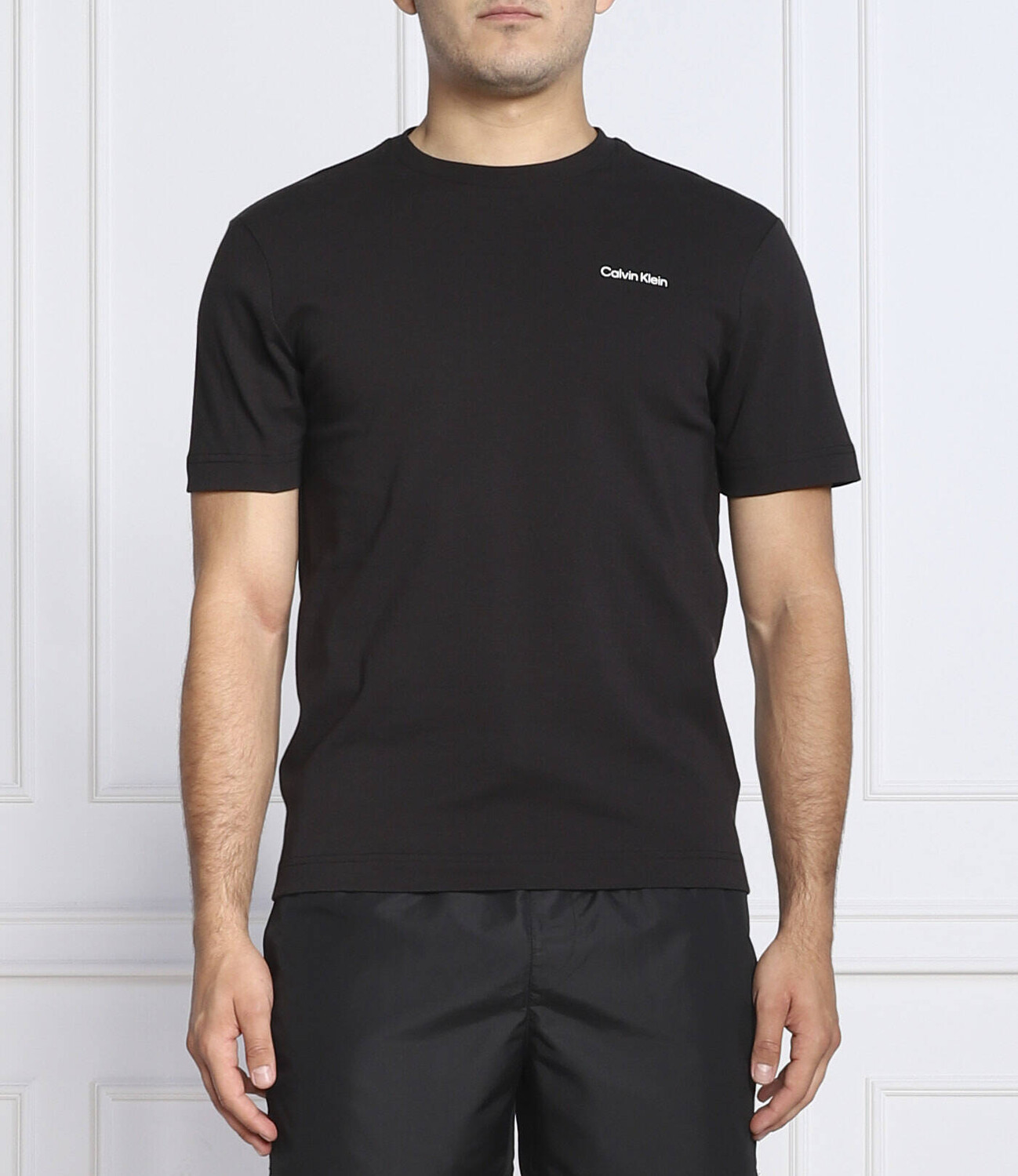 Футболка Calvin Klein regular fit, черный
Футболка Calvin Klein regular fit, черный