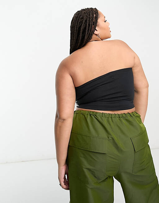 Черный трикотажный топ-бандо на двойной подкладке COLLUSION Plus
Черный трикотажный топ-бандо на двойной подкладке COLLUSION Plus