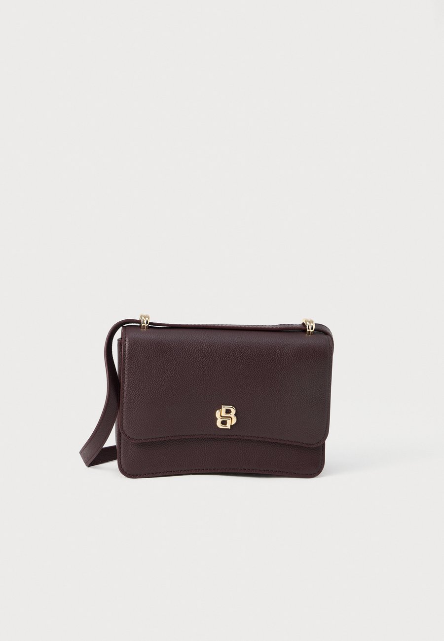 Сумка кросс-боди BOSS BEYOND CROSS BODY, Open Purple/Purple
Сумка кросс-боди BOSS BEYOND CROSS BODY, Open Purple/Purple