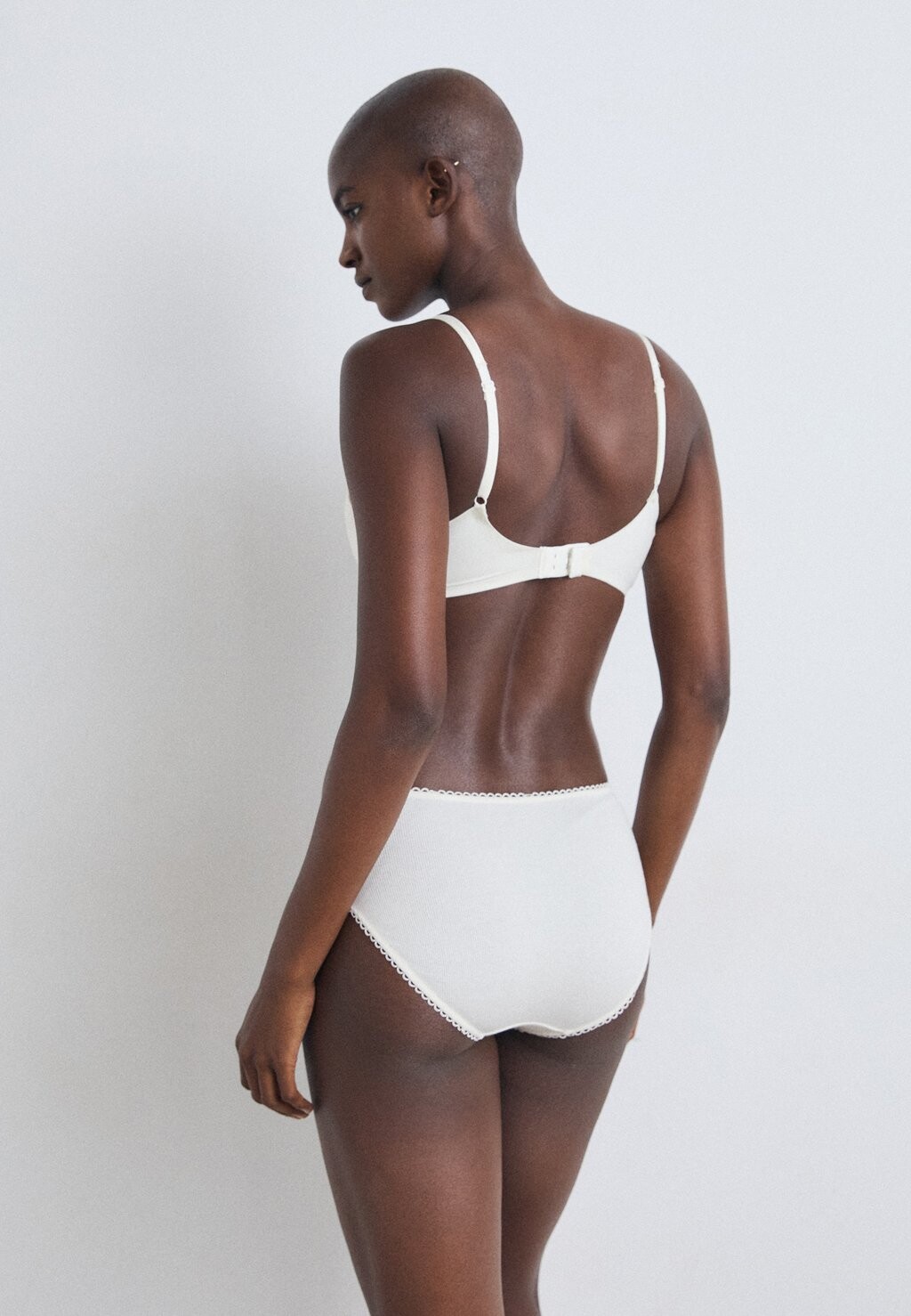 Трусы VIV JAZZPANTS 4 PACK LASCANA, молочный
Трусы VIV JAZZPANTS 4 PACK LASCANA, молочный