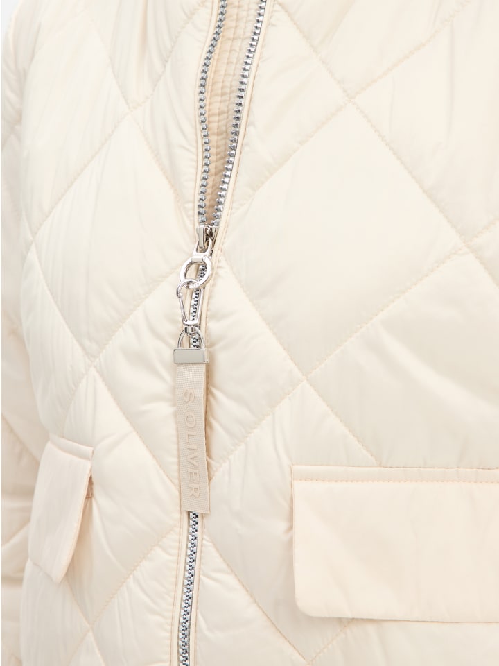 Стеганая куртка цвета экрю s.Oliver
Стеганая куртка цвета экрю s.Oliver