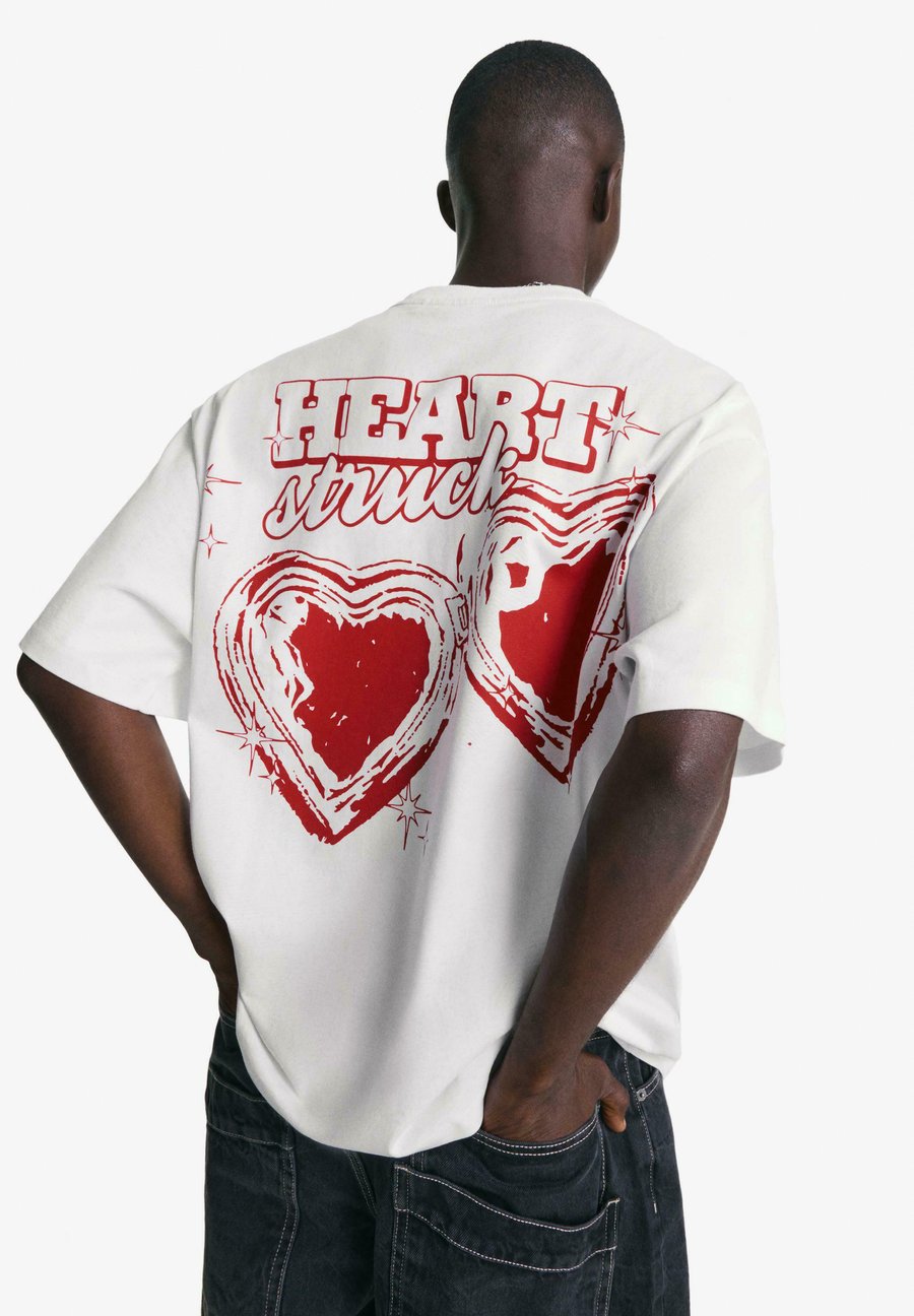 Футболка Bershka SHORT SLEEVE, White
Футболка Bershka SHORT SLEEVE, White