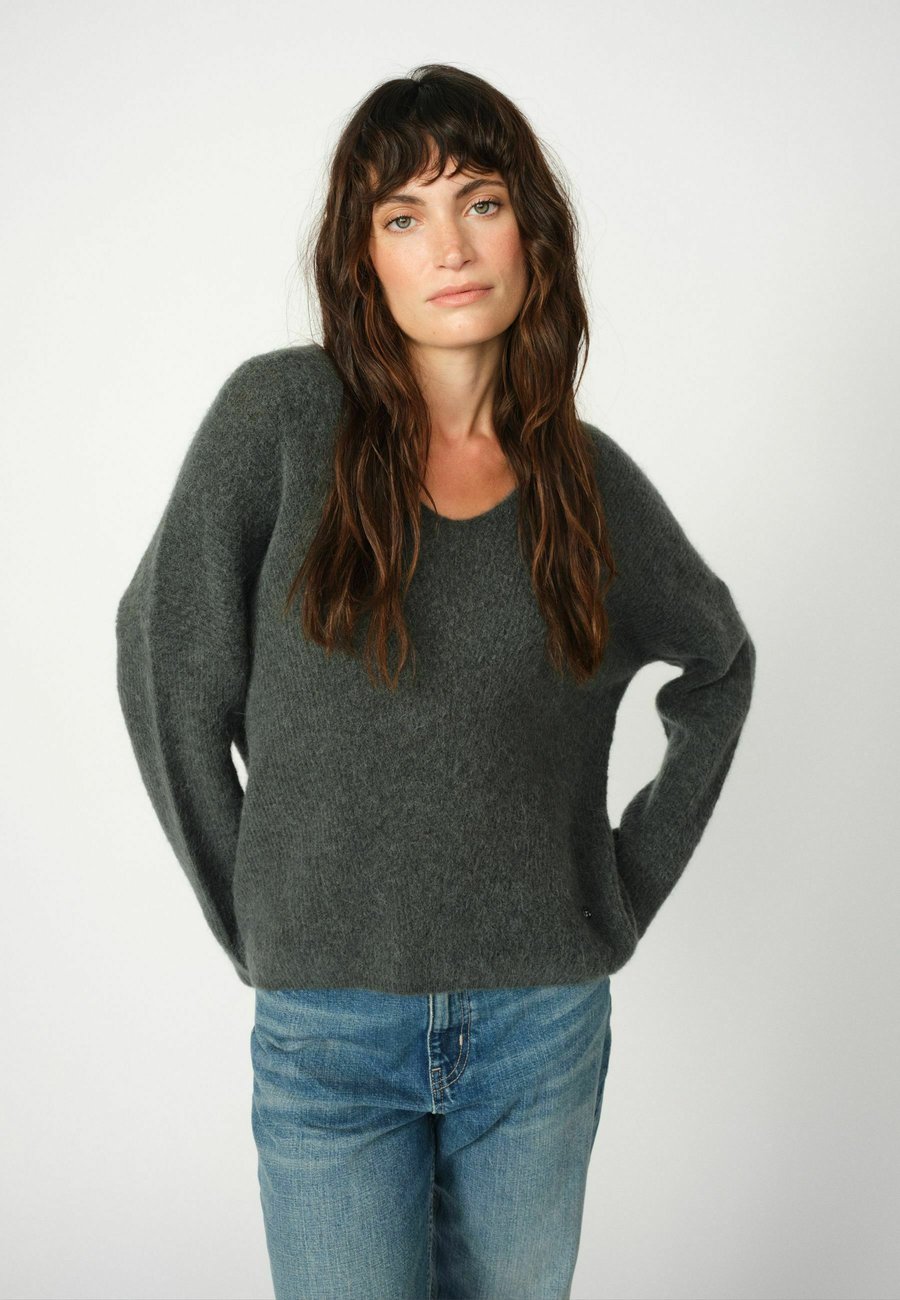 Джемпер Mos Mosh THORA V-NECK, Urban Chic/Dark Green
Джемпер Mos Mosh THORA V-NECK, Urban Chic/Dark Green
