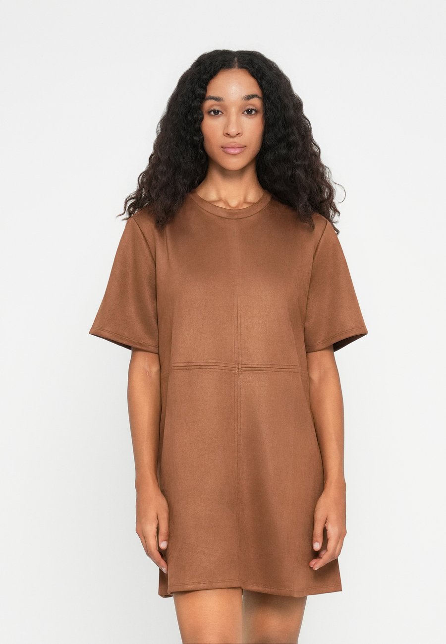 Платье Vero Moda VMBELLA SHORT DRESS, Dachshund/Dark Brown
Платье Vero Moda VMBELLA SHORT DRESS, Dachshund/Dark Brown