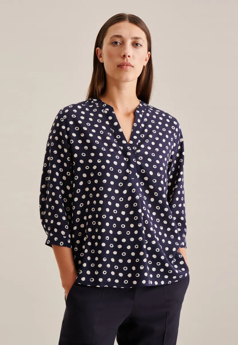 Seidensticker Классическая блузка "Черная роза", воротник 3/4 в горошек, синий
Seidensticker Классическая блузка "Черная роза", воротник 3/4 в горошек, синий