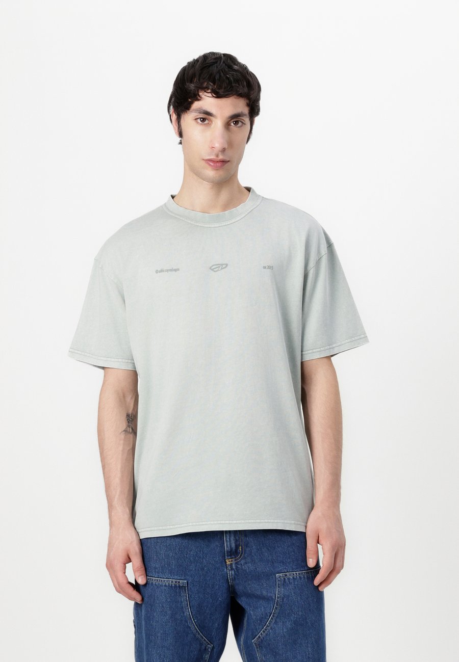 Футболка ARKK Copenhagen BOXY TEE UNISEX, Ice Grey/Light Blue
Футболка ARKK Copenhagen BOXY TEE UNISEX, Ice Grey/Light Blue