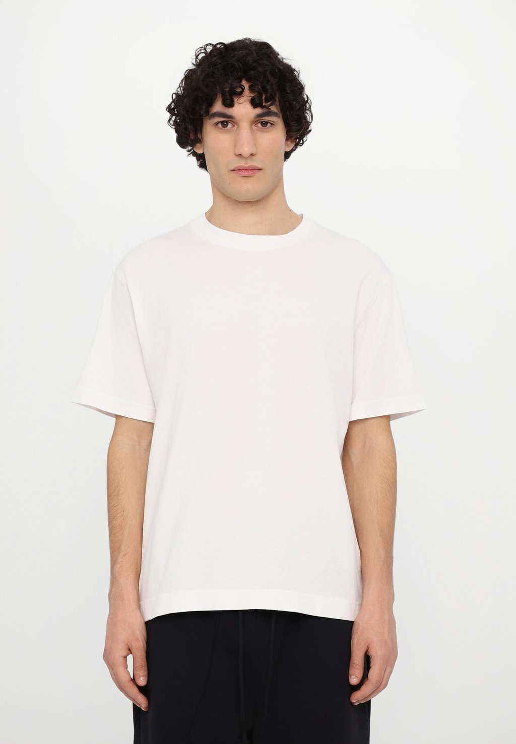 Базовая футболка CLASSIC CLOSED, белый
Базовая футболка CLASSIC CLOSED, белый