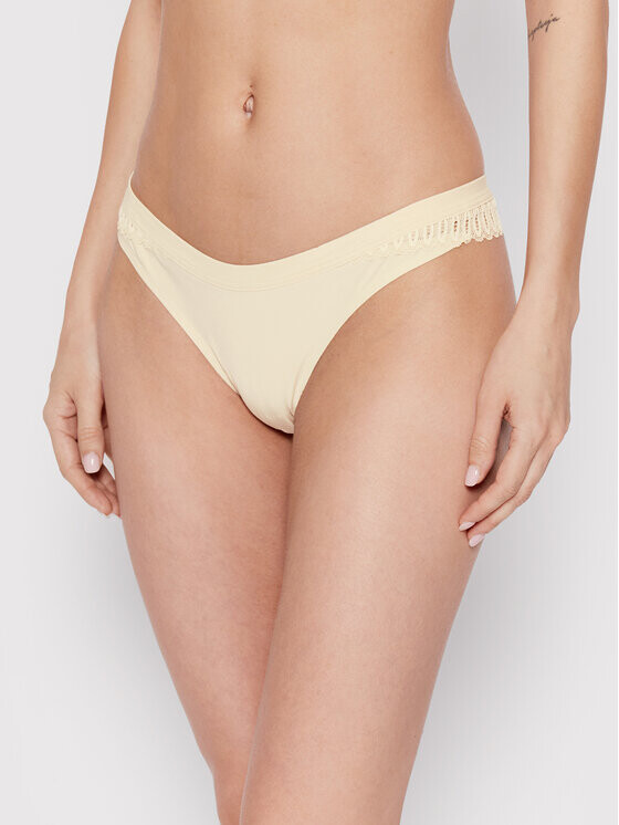 Струнная танга Triumph, бежевый 
Струнная танга Triumph, бежевый