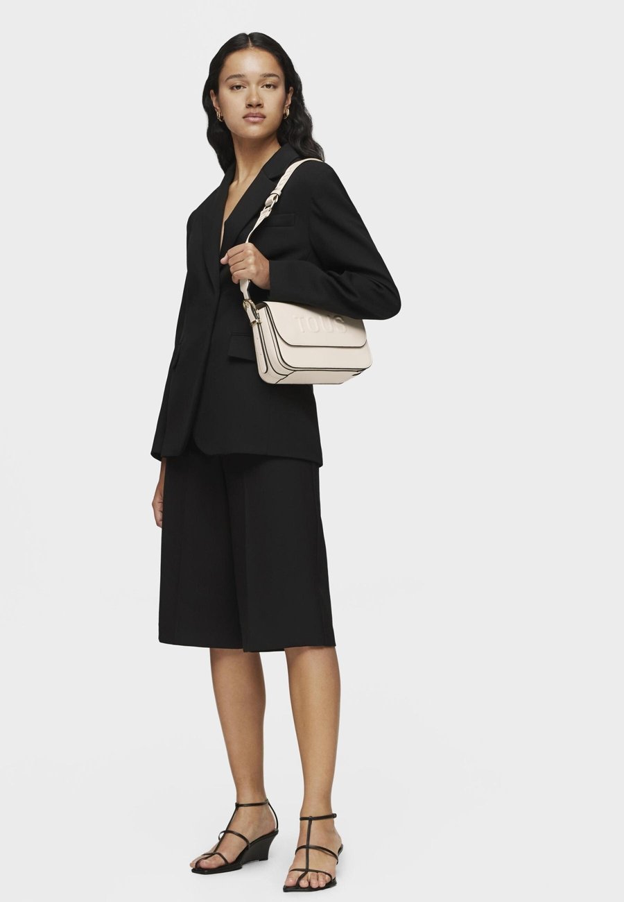 Сумка кросс-боди Tous BRENDA, Beige
Сумка кросс-боди Tous BRENDA, Beige