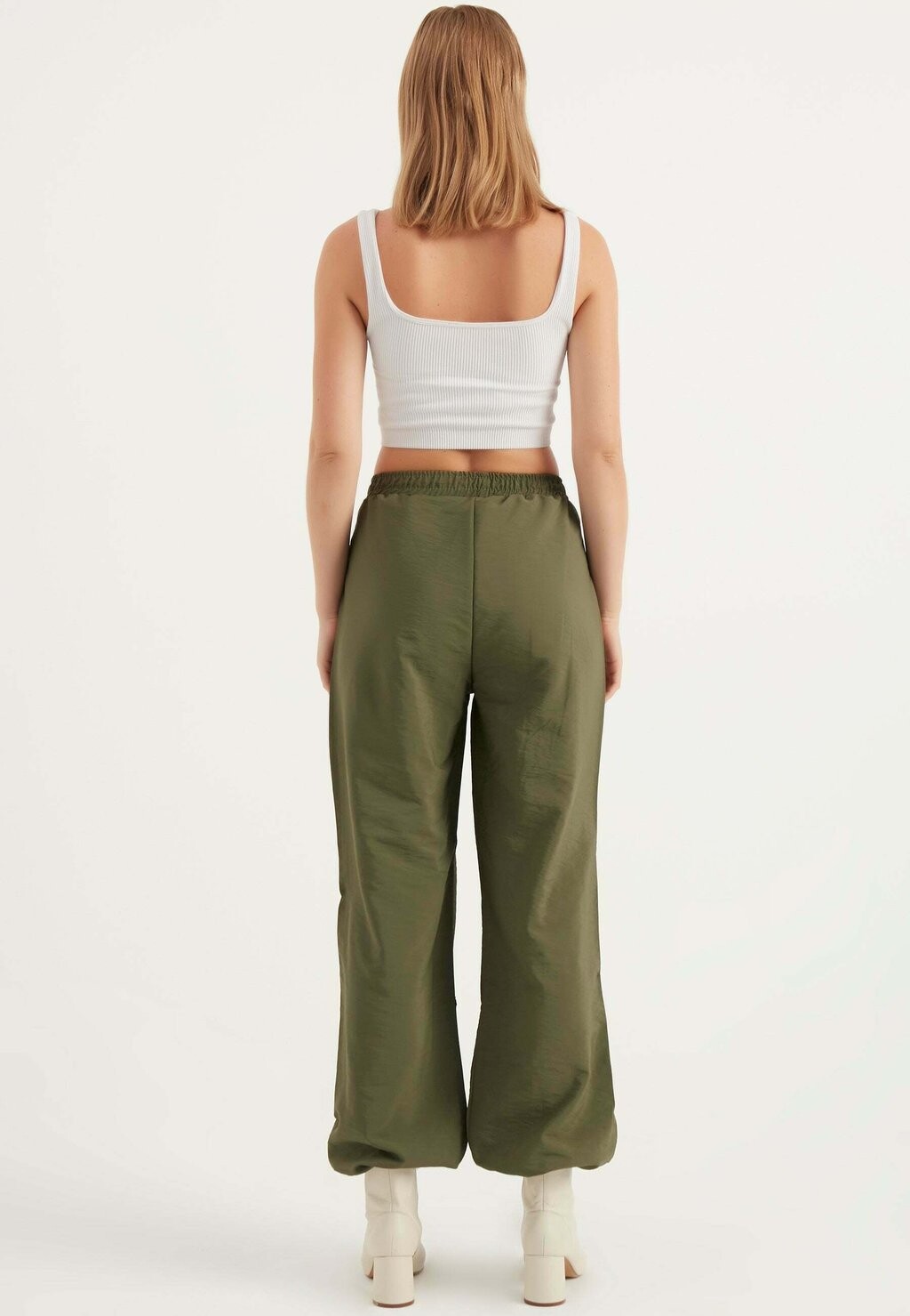 Тканевые брюки KNEE STITCHING DETAIL Herita, хаки
Тканевые брюки KNEE STITCHING DETAIL Herita, хаки